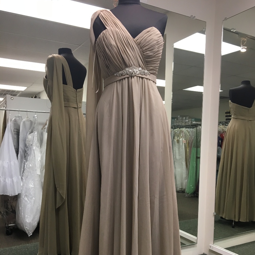 Allure Cappuccino Gown 1407